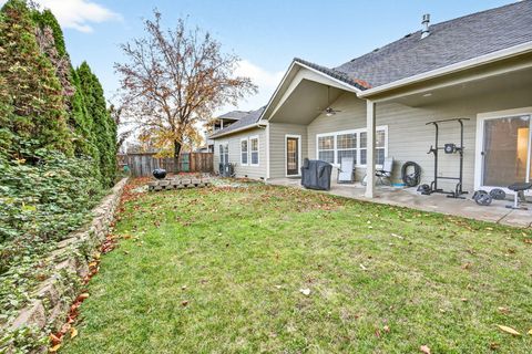 Tiny photo for 13 Portabello Way, Eagle Point, OR 97524 (MLS # 220212120)