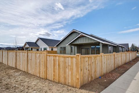 Tiny photo for 738 NE Trestle Street, Prineville, OR 97754 (MLS # 220216845)