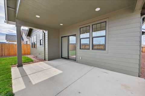 Tiny photo for 738 NE Trestle Street, Prineville, OR 97754 (MLS # 220216845)