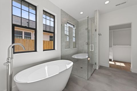 Tiny photo for 738 NE Trestle Street, Prineville, OR 97754 (MLS # 220216845)