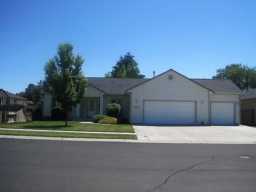 Do not let small Dog Out of the Front Door(George), No Showings after 6PM. Owner Lives in the Home but works during the day and no appt. needed,Open floor plan with vaulted ceiling, Gas Fireplace,Slider to Backyard Deck and step down Oversized Patio, Maple Cabinets,Corian Counter Tops,Kitchen Nook for Kitchen Table,2 Pantry closets with Additional shelving on the inside of Pantry doors, Formal Dining room with Arched Entry is being used as an Office, 3 Ceiling fans,Large Master Bedroom with Walk in Closet, Master Bath has a Jetted Soaking Tub,Double Sinks, Tiled Shower with Glass Shower Door,Back yard is Private to the rear,Nicely Landscaped, Move in Ready. Doggy door to the back yard. Work Bench in the Garage. HOA fee covers Retention Pond Maintenance.