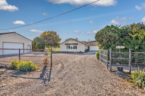 Photo of 4331 S Grand View Lane, Ontario, OR 97914 (MLS # 220229463)