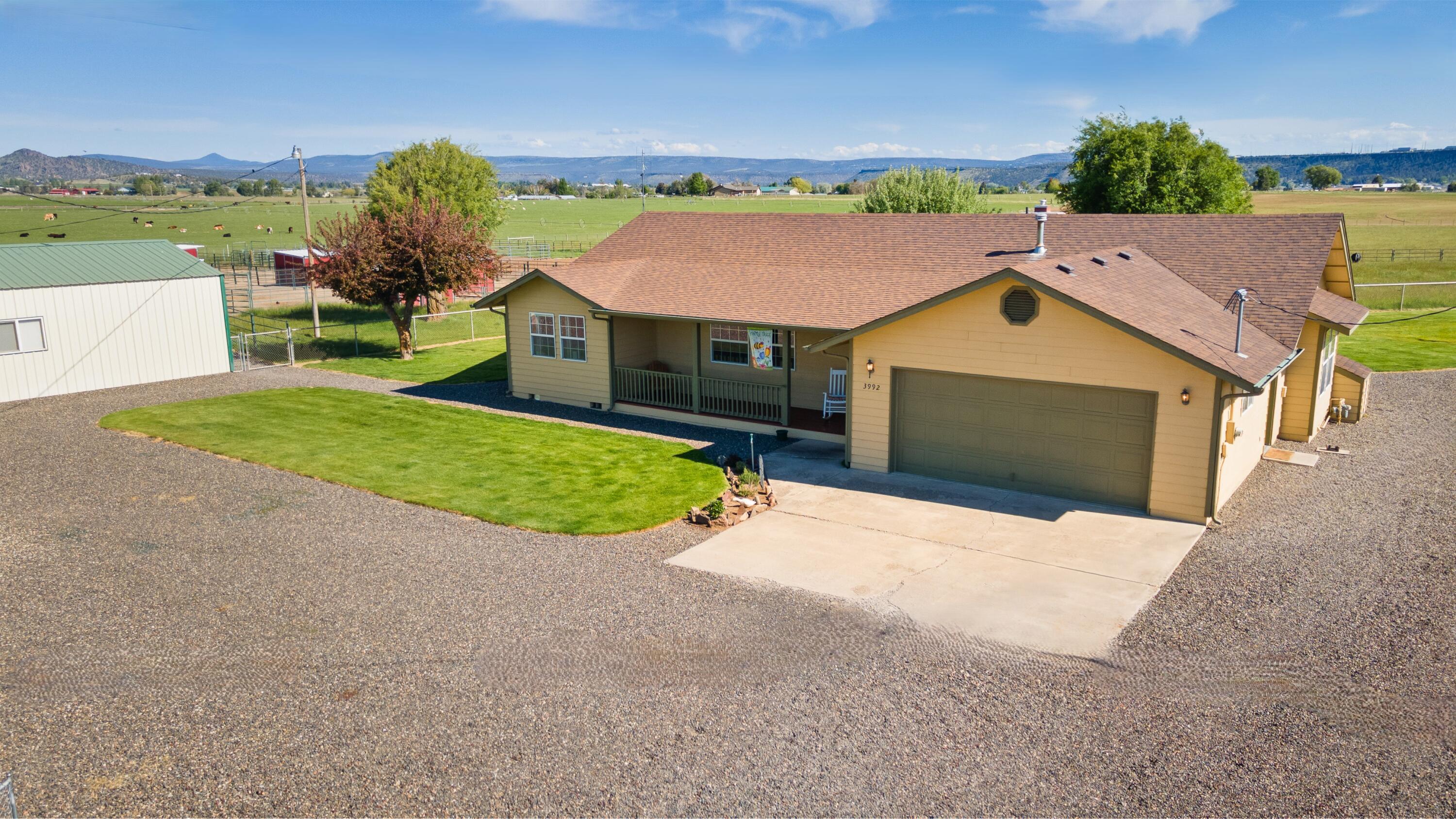 3992 NW Stahancyk Lane