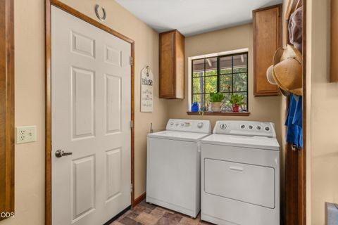 Tiny photo for 11178 E Evans Creek Road, Rogue River, OR 97537 (MLS # 220224840)