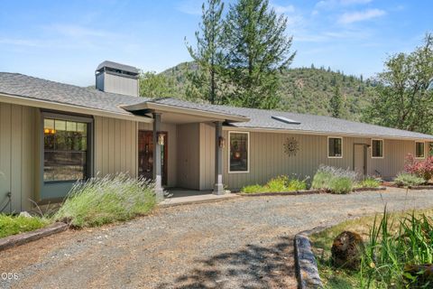 Tiny photo for 11178 E Evans Creek Road, Rogue River, OR 97537 (MLS # 220224840)