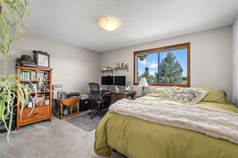 Tiny photo for 4050 SW Highland Avenue, Redmond, OR 97756 (MLS # 220221734)
