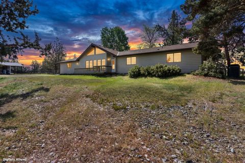 Tiny photo for 4050 SW Highland Avenue, Redmond, OR 97756 (MLS # 220221734)