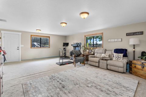 Tiny photo for 4050 SW Highland Avenue, Redmond, OR 97756 (MLS # 220221734)