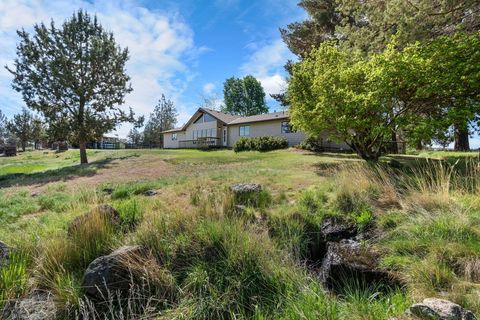 Tiny photo for 4050 SW Highland Avenue, Redmond, OR 97756 (MLS # 220221734)