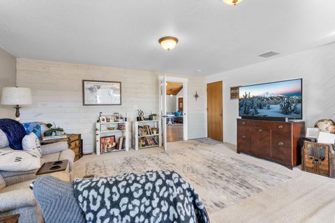 Tiny photo for 4050 SW Highland Avenue, Redmond, OR 97756 (MLS # 220221734)