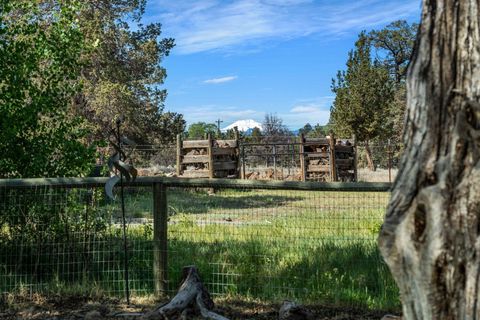 Tiny photo for 4050 SW Highland Avenue, Redmond, OR 97756 (MLS # 220221734)