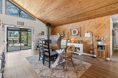 Tiny photo for 4050 SW Highland Avenue, Redmond, OR 97756 (MLS # 220221734)