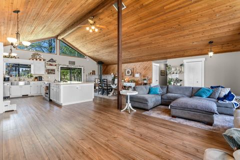 Tiny photo for 4050 SW Highland Avenue, Redmond, OR 97756 (MLS # 220221734)