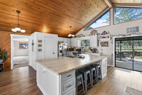 Tiny photo for 4050 SW Highland Avenue, Redmond, OR 97756 (MLS # 220221734)