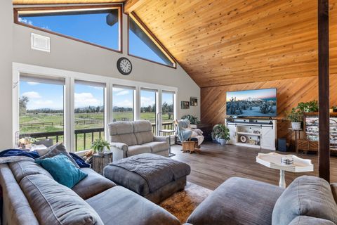 Tiny photo for 4050 SW Highland Avenue, Redmond, OR 97756 (MLS # 220221734)