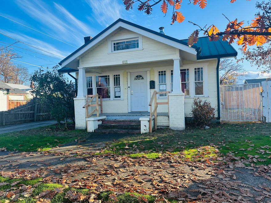 Great investor opportunity! Charming cottage-style bungalow in West Medford featuring 2 bedrooms and 1 bathroom. Enjoy the cozy living room with a fireplace, an adorable front porch, and a detached garage. With some vision and updates, this property has excellent potential!