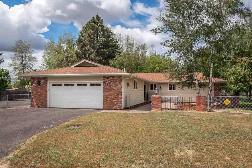 Beautifully Updated Single Level 3 Bedroom, 2 Bath Home. Very Open Floor Plan. Extensive Remodeling Includes; Roof, Windows, Doors, A/C, Light Fixtures Flooring And So Much More. The Large Kitchen Is Perfect For Entertaining And Features An Island That Provides Extra Seating And Storage And New Appliances. Located At The End Of A Cul-de-sac And On A .75 Acre Parcel.Hard To Find Updated Home With A Larger Lot Size In The Suburbs! The Pasture In The Back Of Home Is Currently Grass And Is Separated From The Home By Chain Link Fencing. The Extra-large Sized Lot Has Many Possibilities From; Building A Shop, Having Animals Or Subdividing Into Two Building Lots. Abundance Of Paved Parking On The Side Of Home Perfect For A Boat Or Rv. Home Has A Very Open Floor Plan And Never Been Used Bosch Oven And Dishwasher! A Must See.