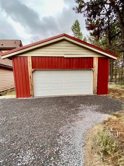 Tiny photo for 54896 Huntington Road, Bend, OR 97707 (MLS # 220210618)