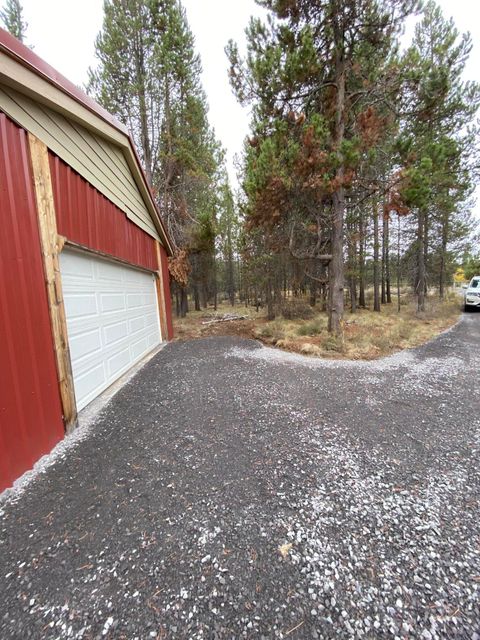 Tiny photo for 54896 Huntington Road, Bend, OR 97707 (MLS # 220210618)