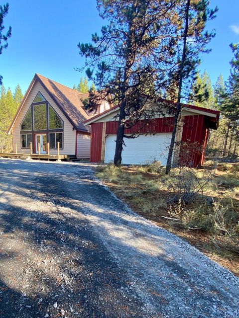 Tiny photo for 54896 Huntington Road, Bend, OR 97707 (MLS # 220210618)