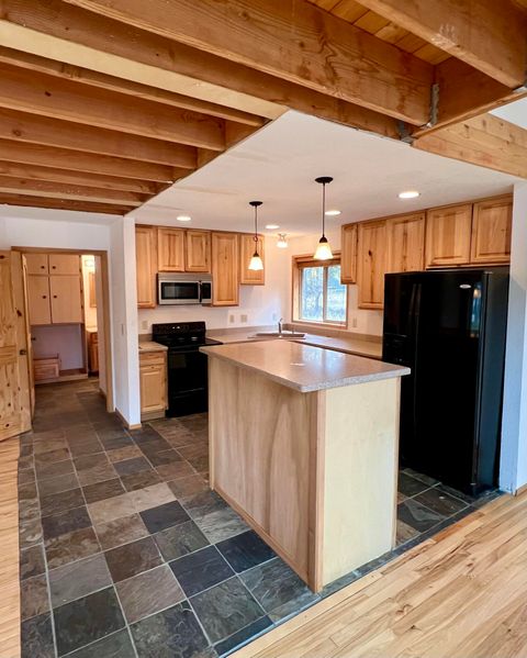 Tiny photo for 54896 Huntington Road, Bend, OR 97707 (MLS # 220210618)