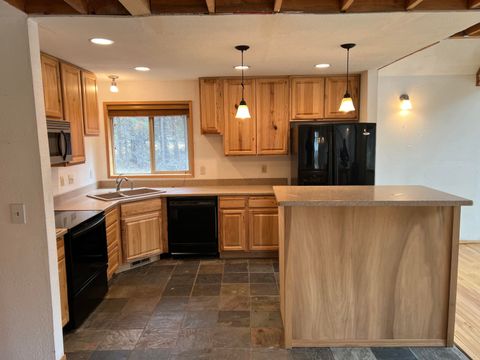 Tiny photo for 54896 Huntington Road, Bend, OR 97707 (MLS # 220210618)