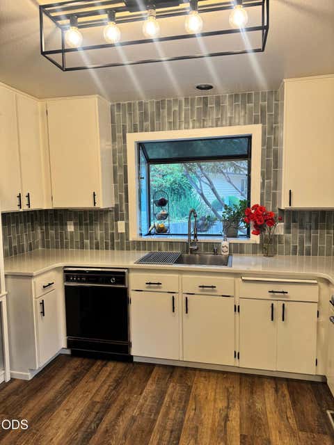 Tiny photo for 1466 Glenwood Drive, Brookings, OR 97415 (MLS # 220226858)