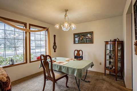 Tiny photo for 2388 Temple Drive, Medford, OR 97504 (MLS # 220213875)