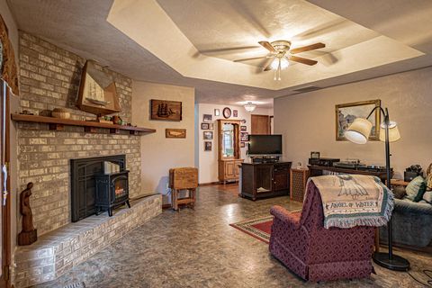 Tiny photo for 2388 Temple Drive, Medford, OR 97504 (MLS # 220213875)