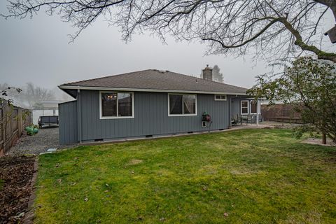 Tiny photo for 2388 Temple Drive, Medford, OR 97504 (MLS # 220213875)