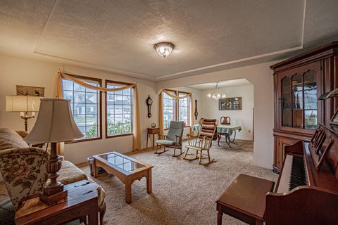 Tiny photo for 2388 Temple Drive, Medford, OR 97504 (MLS # 220213875)