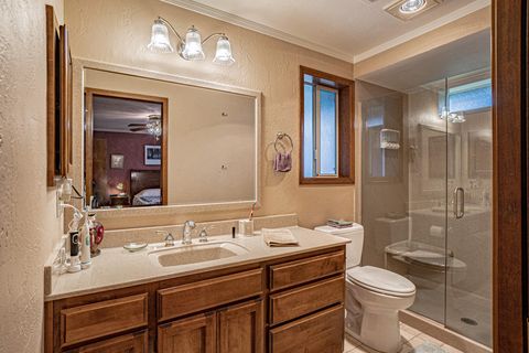 Tiny photo for 2388 Temple Drive, Medford, OR 97504 (MLS # 220213875)