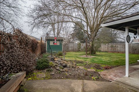 Tiny photo for 2388 Temple Drive, Medford, OR 97504 (MLS # 220213875)