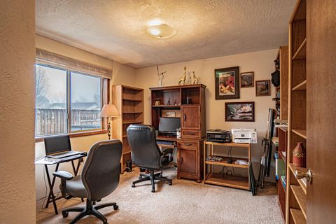 Tiny photo for 2388 Temple Drive, Medford, OR 97504 (MLS # 220213875)