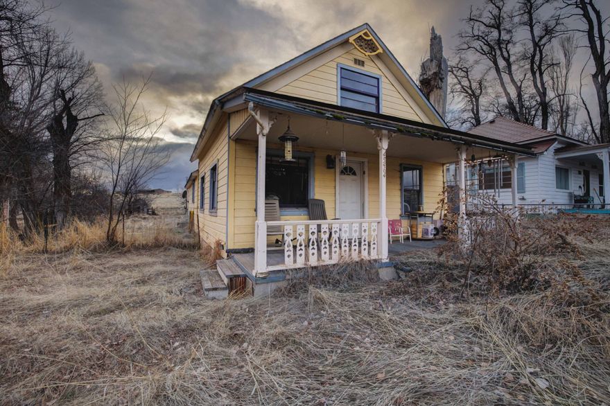 Cute bungalow in the heart of antelope Oregon . This 1905 home features original hard wood floors, 3 beds 1 bath. .23 of an acre lot. Bring your imagination and bring this bungalow back to life!