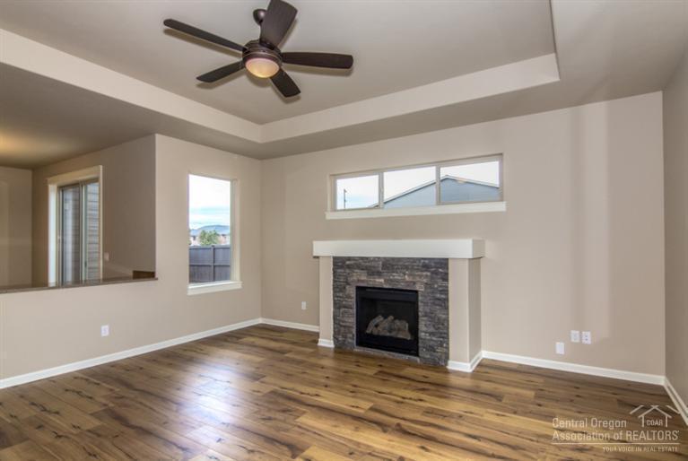 Lava Ridges - Residential