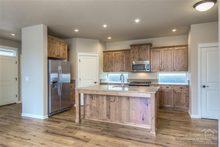 Lava Ridges - Residential