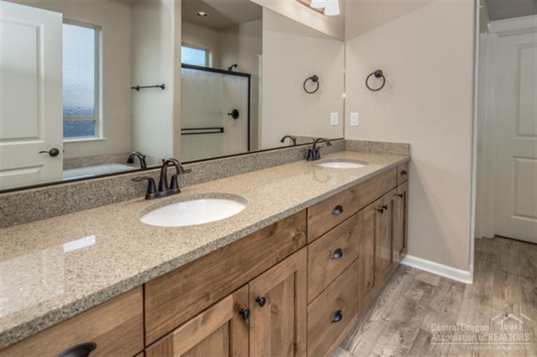 Lava Ridges - Residential