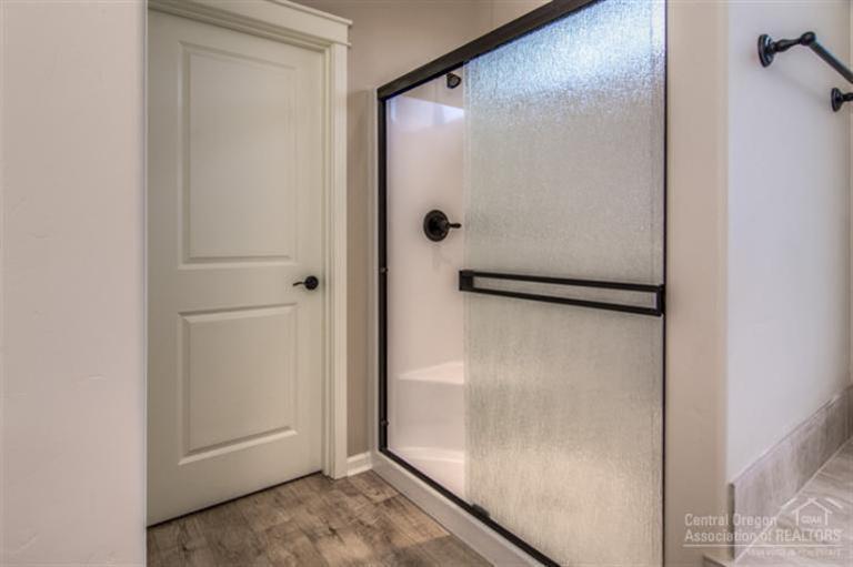 Lava Ridges - Residential