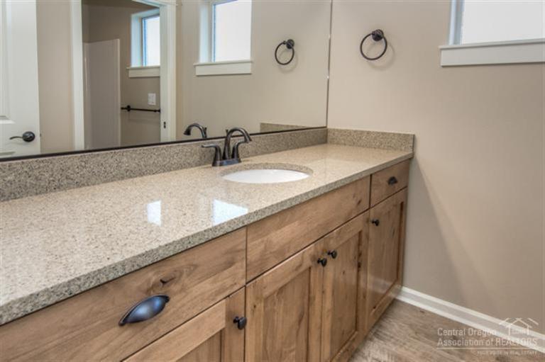 Lava Ridges - Residential