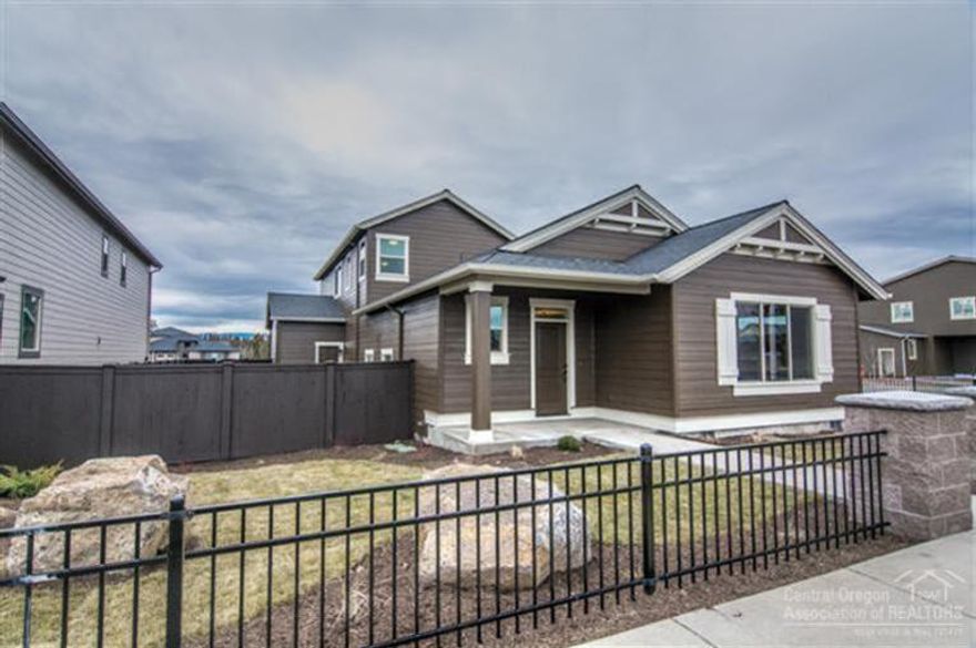 ASK about $2500 promo for this home! Master on main Eastwood plan from Pahlisch Homes. This home has a Big Great room w/gas,stone FP, wood Lam floors and Kitchen has Knotty Alder cabinetry,big quartz island and SS appls. Spacious main level master suite w/full bath featuring tile master shower. Upstairs space features 2 guest rms, full bath & loft perfect for 2nd media area. Just steps to Elementary school & city parks & more. Garage has shop/storage too! See visual tour attached.HOME CODE:EASTWOOD-2-B-2108