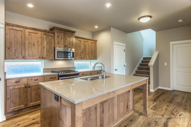 Lava Ridges - Residential