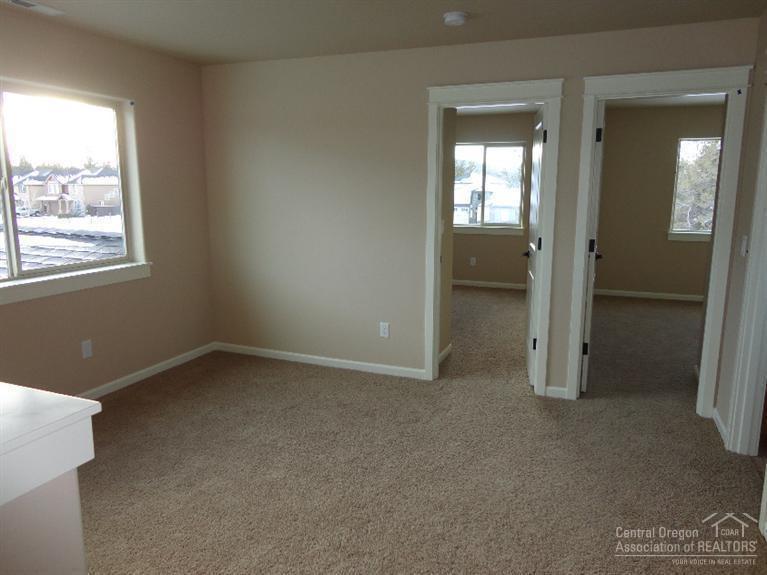 Lava Ridges - Residential