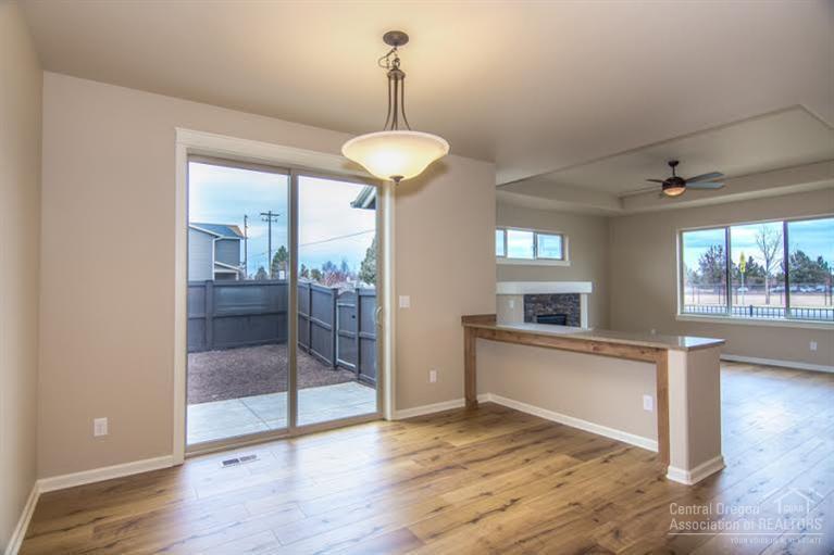 Lava Ridges - Residential