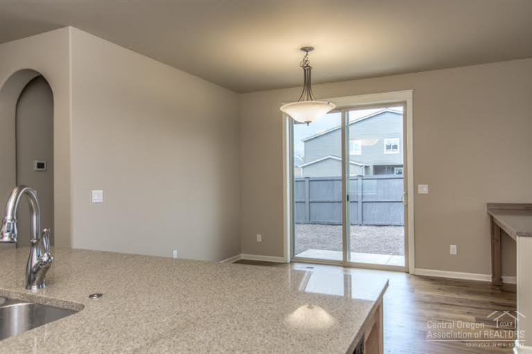 Lava Ridges - Residential