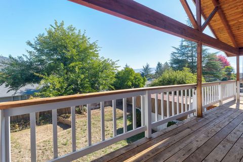 Tiny photo for 2203 NW Juliet Lane, Grants Pass, OR 97526 (MLS # 220210826)