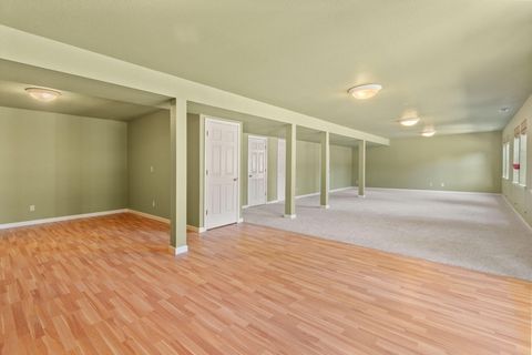 Tiny photo for 2203 NW Juliet Lane, Grants Pass, OR 97526 (MLS # 220210826)