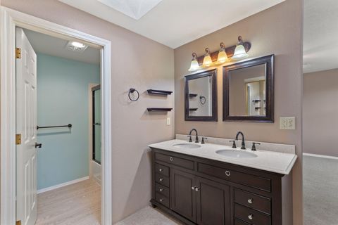 Tiny photo for 2203 NW Juliet Lane, Grants Pass, OR 97526 (MLS # 220210826)