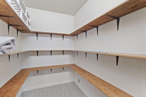 Tiny photo for 2203 NW Juliet Lane, Grants Pass, OR 97526 (MLS # 220210826)