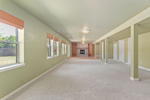 Tiny photo for 2203 NW Juliet Lane, Grants Pass, OR 97526 (MLS # 220210826)